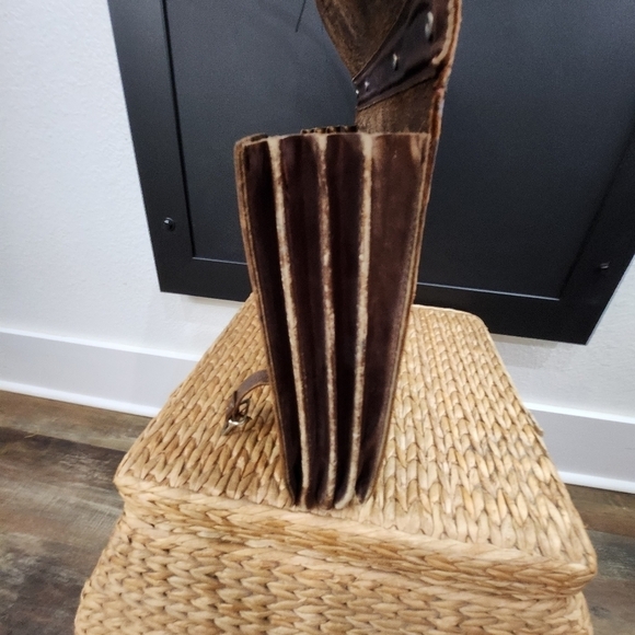 VINTAGE 1930s Distressed Briefcase - Picture 16 of 17